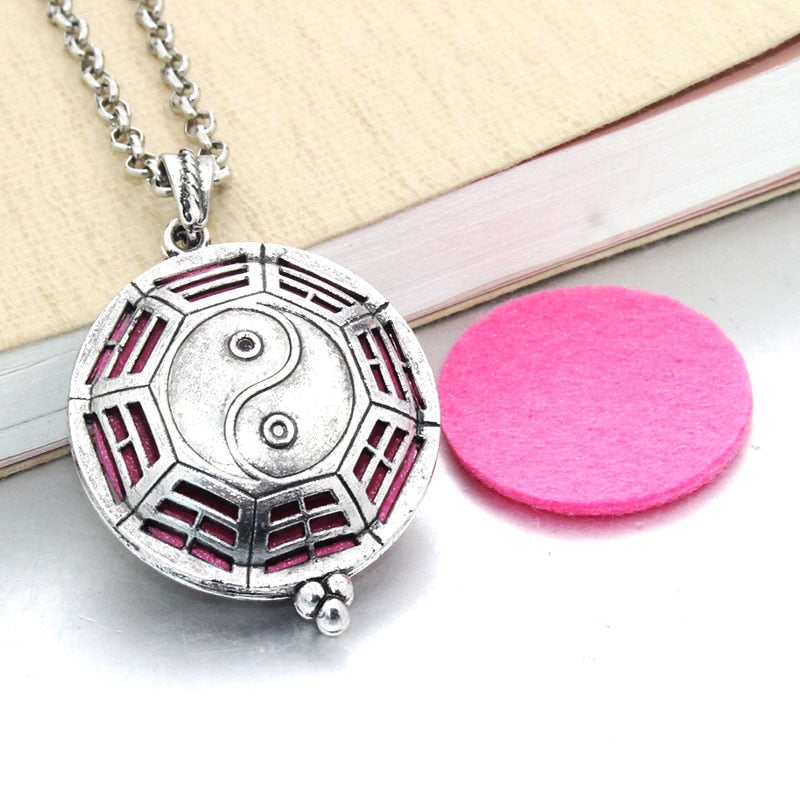 1pcs Aroma Diffuser Necklace Open Antique Vintage Lockets Pendant Perfume Essential Oil Aromatherapy Locket Necklace With Pads