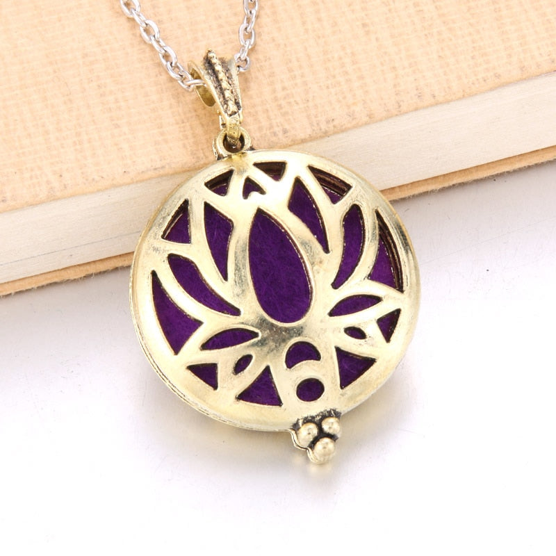 1pcs Aroma Diffuser Necklace Open Antique Vintage Lockets Pendant Perfume Essential Oil Aromatherapy Locket Necklace With Pads