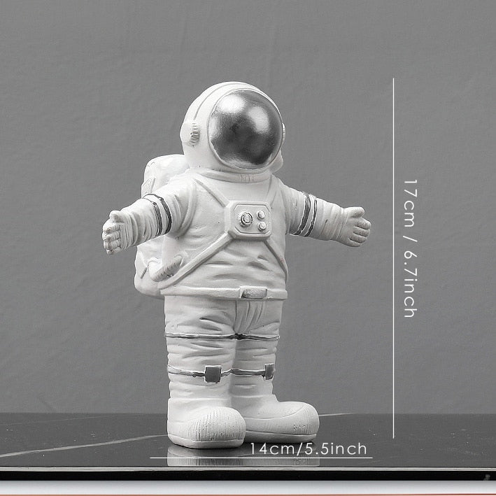 Resin Astronaut Figurines Fashion Spaceman With Moon Sculpture Decorative Miniatures Cosmonaut Statues Gift For Man &amp; Boyfriend